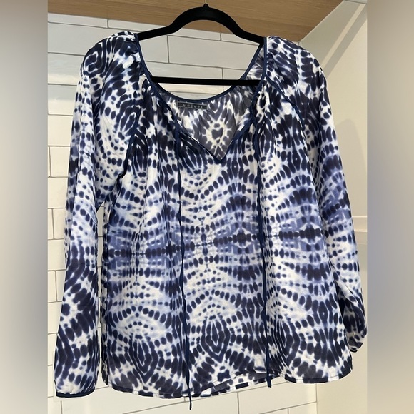 Velvet by Graham and Spencer 100% Silk Tie Dye Boho Peasant Blouse. Size Small. - Picture 10 of 11